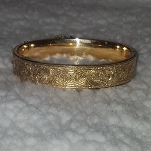 🎉SOLD🎉 ❤10k Vintage Betsey Ross Bangle Bracelet❤